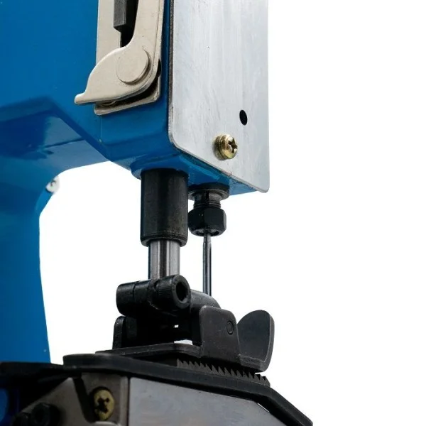 Аккумуляторная машина для сшивания мешков PROFI-TEC BSM1720V POWERLine, 2×PT2050DG (5.0 Ач), зарядное устройство (007204)