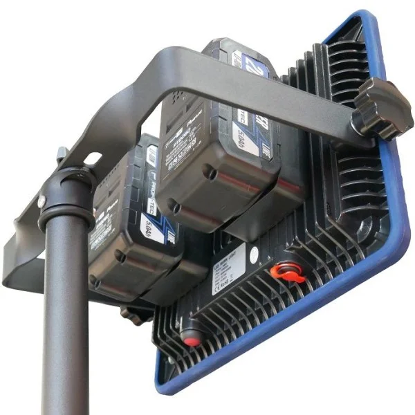 Акумуляторний гібридний прожектор на штативі PROFI-TEC PT11500G POWERLine , без акумулятора та зарядного пристрою (005913)